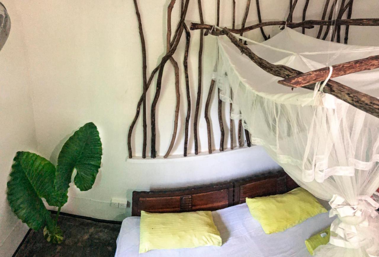 Circus Lagoon Hideaway Bed & Breakfast Dodanduwa Dış mekan fotoğraf
