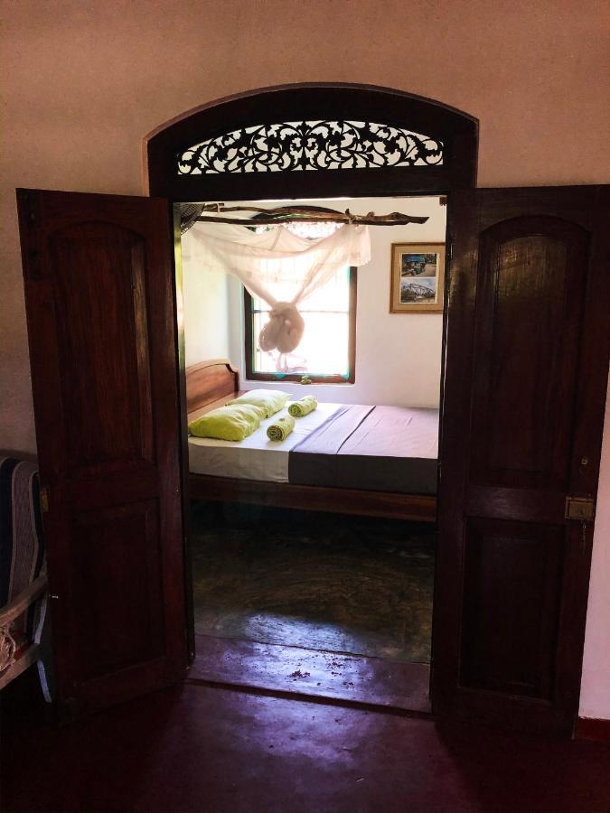 Circus Lagoon Hideaway Bed & Breakfast Dodanduwa Dış mekan fotoğraf