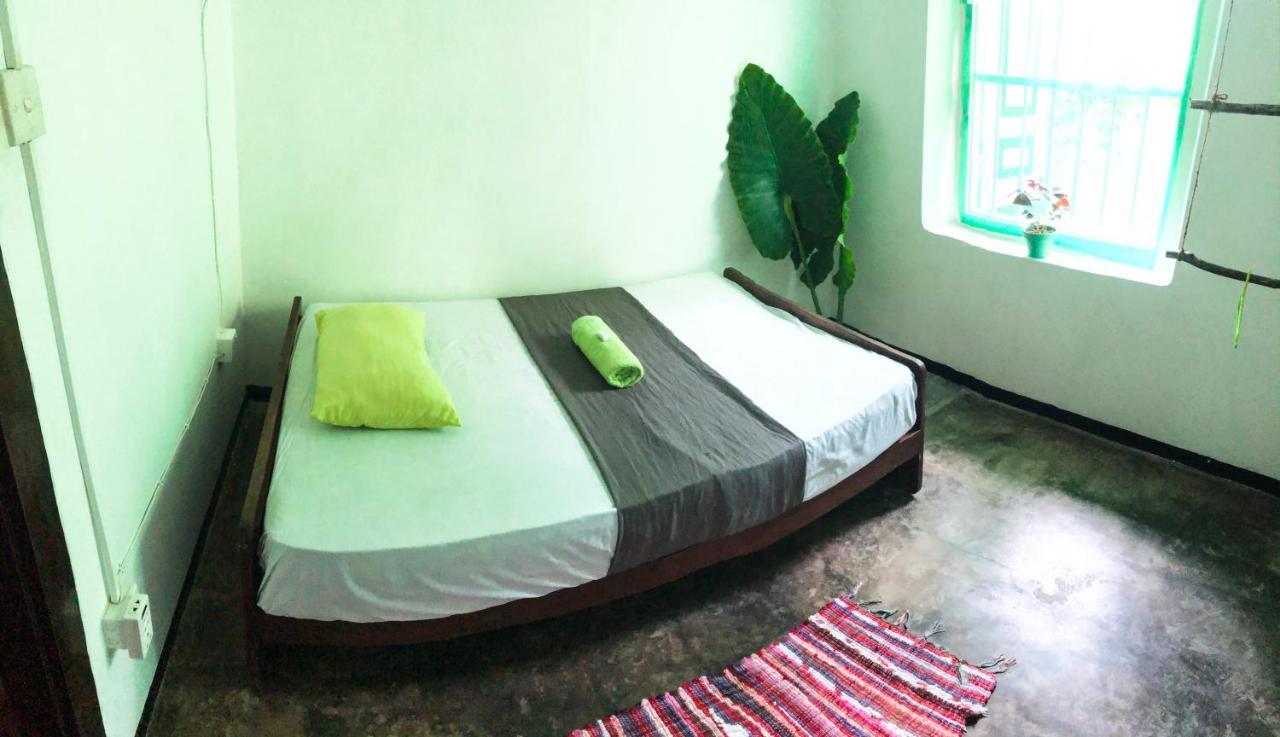 Circus Lagoon Hideaway Bed & Breakfast Dodanduwa Dış mekan fotoğraf